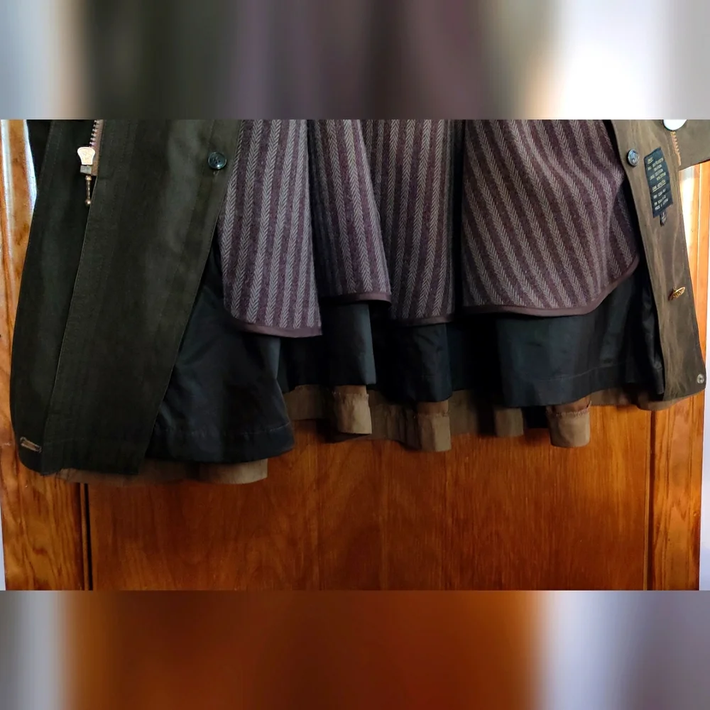 Woman's Trench Coat - Picture 4 of 11